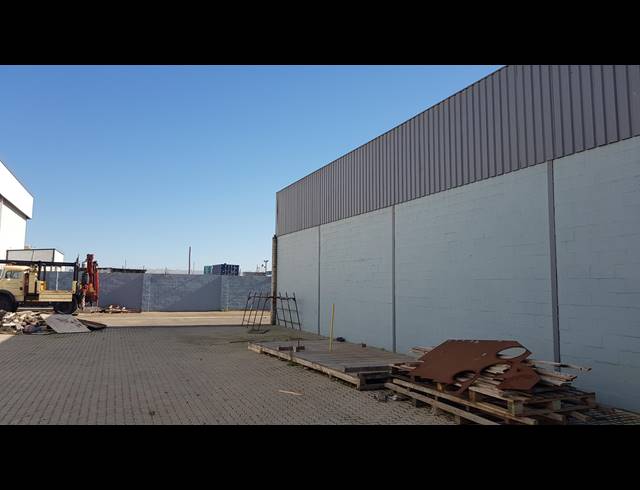 750M² FACTORY TO LET IN BLACKHEATH INDUSTRIAL